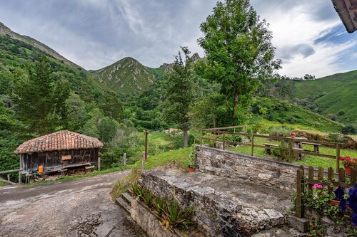 Country House 'Ricao' with Mountain View, Private Terrace and Wi-Fi
