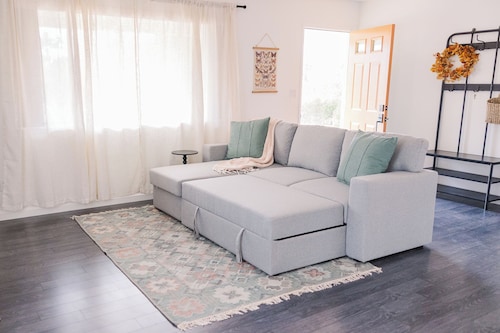 Soothing 2-bedroom house with WiFi in Vista