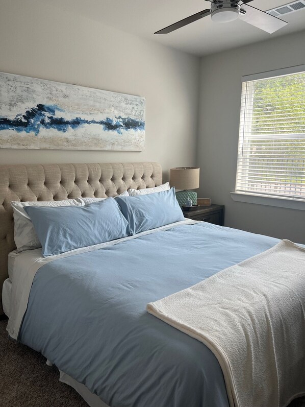 1 غرفة نوم ومكواة/لوح كي وواي فاي وملاءات أسرّة