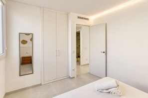 2 bedrooms, bed sheets