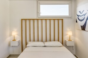 2 bedrooms, bed sheets - Penthouse with Stunning Sea Views in L’Escala (L'Escala)