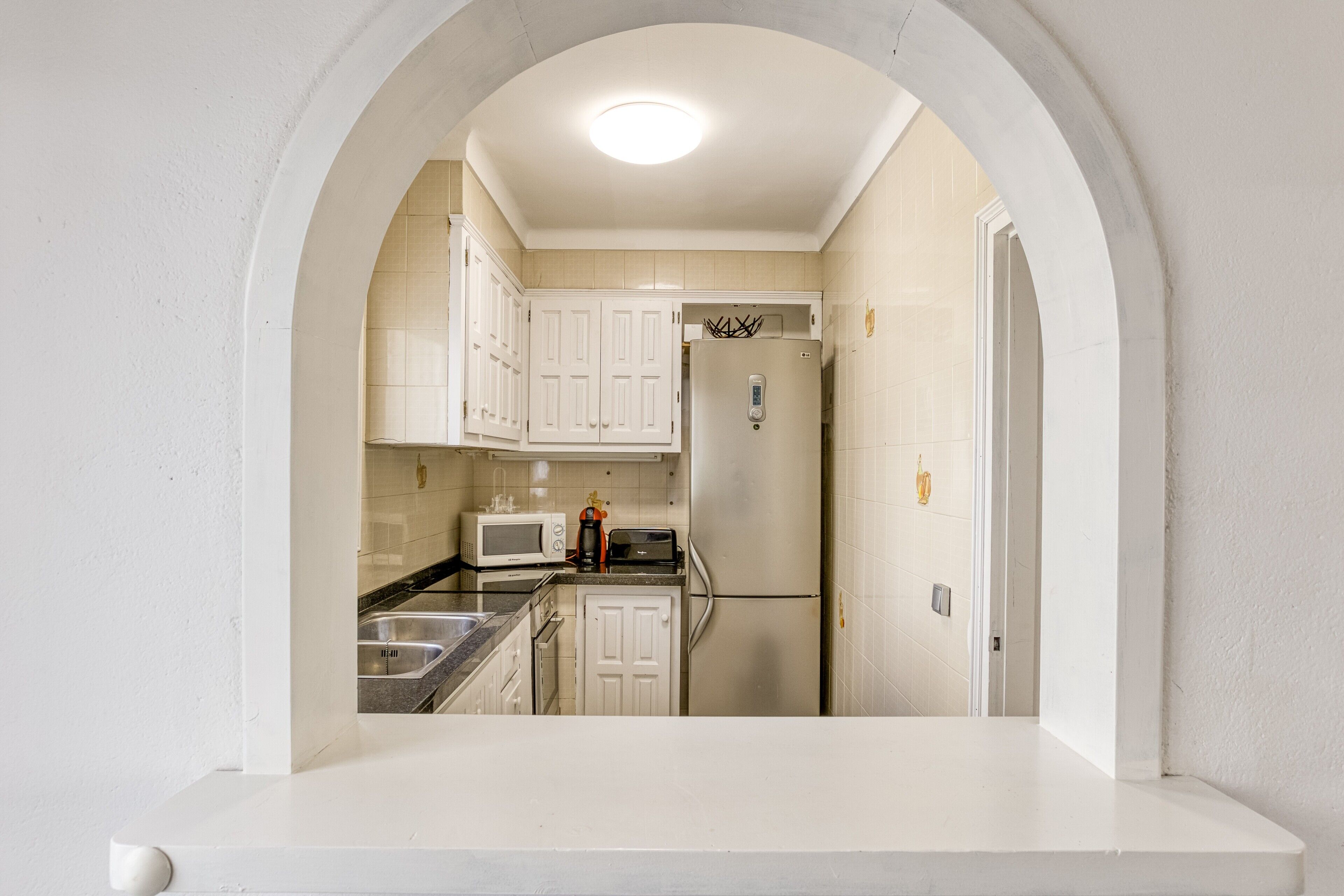 Refrigerador, microondas, horno, placa de cocina