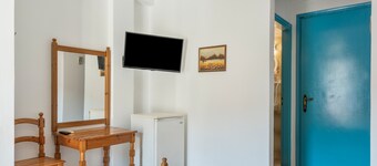 Bed and Breakfast 'Room No 5' with Sea View, Wi-Fi and Air Conditioning