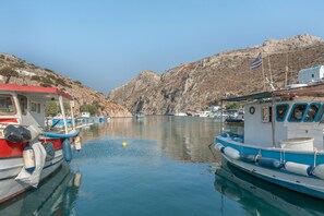 Marina - Bed and Breakfast 'Room No 12' with Sea View, Wi-Fi and Air Conditioning (Kalymnos)