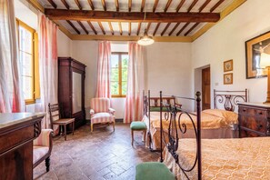 6 chambres, draps fournis