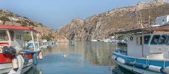 Bed and Breakfast 'Double Room No 4' with Sea View, Wi-Fi and Air Conditioning