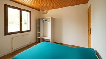 4 Schlafzimmer, Bügeleisen/Bügelbrett, Reisekinderbett