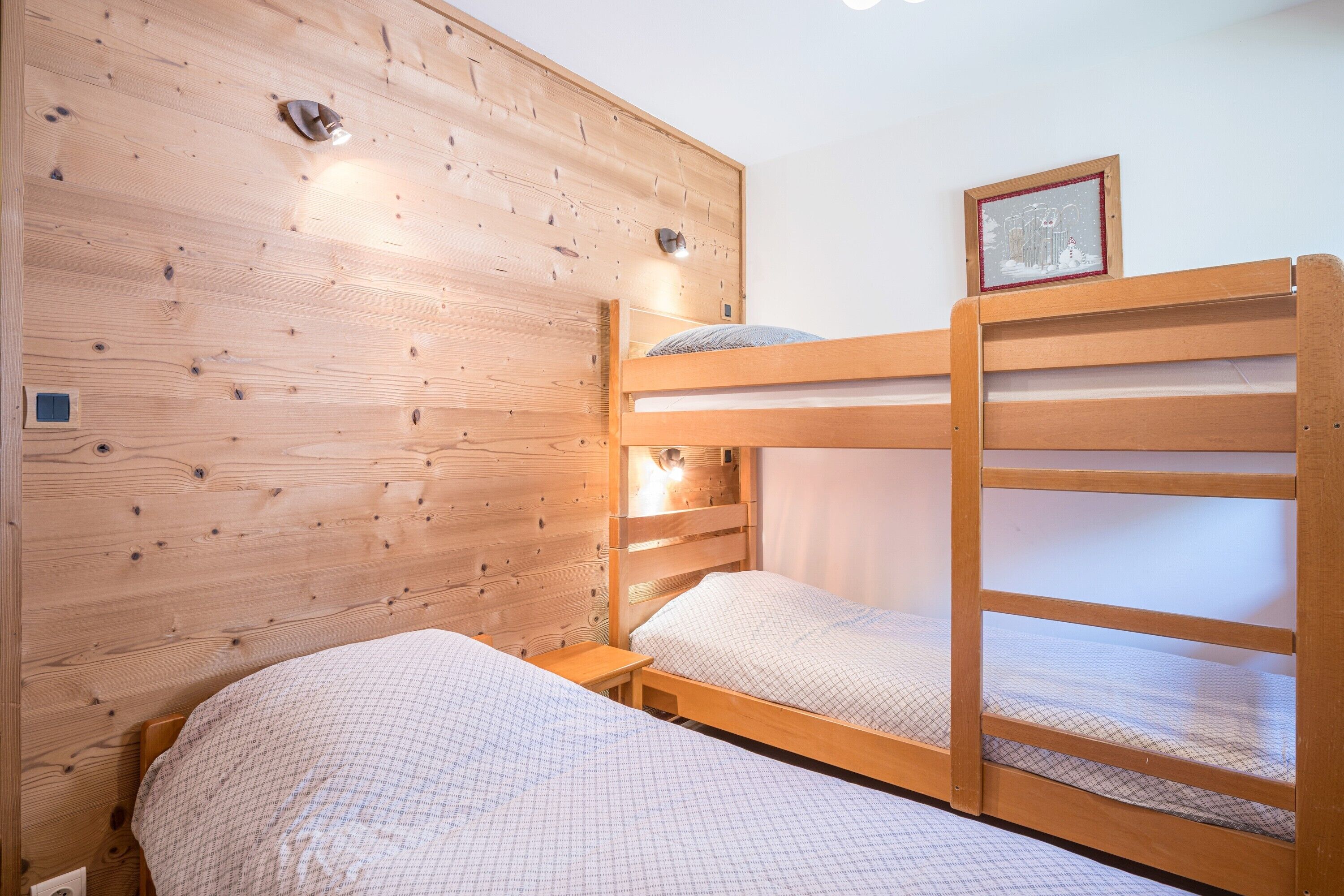 3 chambres, fer et planche à repasser, accès au Wi-Fi (inclus)