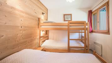 3 camere, ferro/asse da stiro, Wi-Fi gratuito