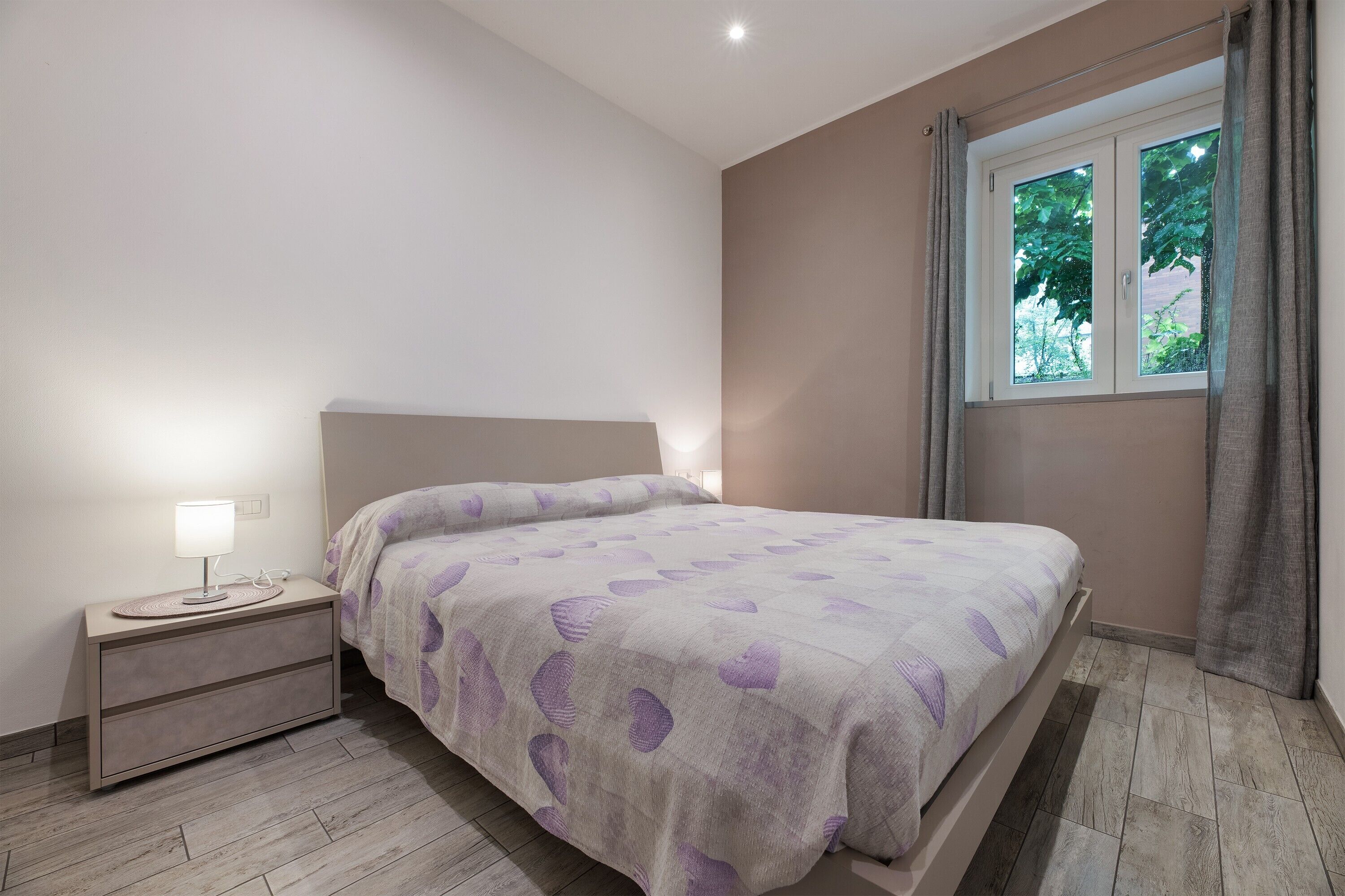 2 soverom, strykejern/-brett, wi-fi (inkludert) og sengetøy