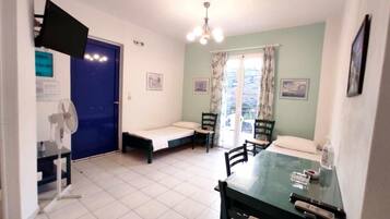 1 bedroom, free WiFi, bed sheets
