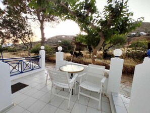 屋外ダイニングエリア