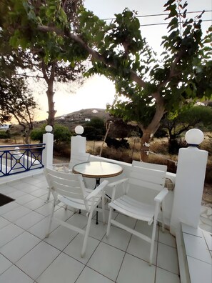 屋外ダイニングエリア