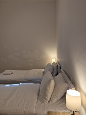 5 chambres, fer et planche à repasser, Wi-Fi, draps fournis