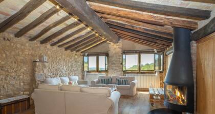 Holiday Home 'Mas' with Mountain Views, Wi-Fi and Air Conditioning