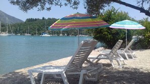 Property grounds - Spacious Private Pool Villa in Geni, Lefkada – Perfect for Families & Groups! (Geni)