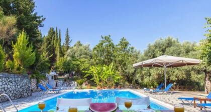 Spacious Private Pool Villa in Geni, Lefkada â Perfect for Families & Groups!