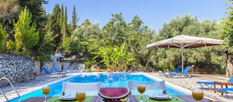 Spacious Private Pool Villa in Geni, Lefkada – Perfect for Families & Groups!