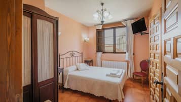 5 bedrooms, free WiFi, bed sheets