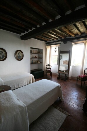 5 habitaciones, wifi gratis y ropa de cama