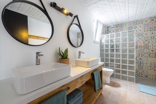 Apartamento 'Familiar En Aldover' con vistas a la montaña, Wi-Fi y aire acondicionado.