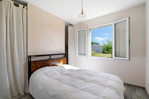 2 dormitoris, planxa i posts de planxar, wifi gratuïta i roba de llit 