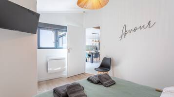 3 bedrooms, iron/ironing board, free WiFi, bed sheets