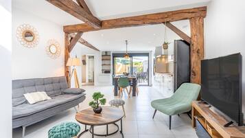 Televisión, mesa de ping pong