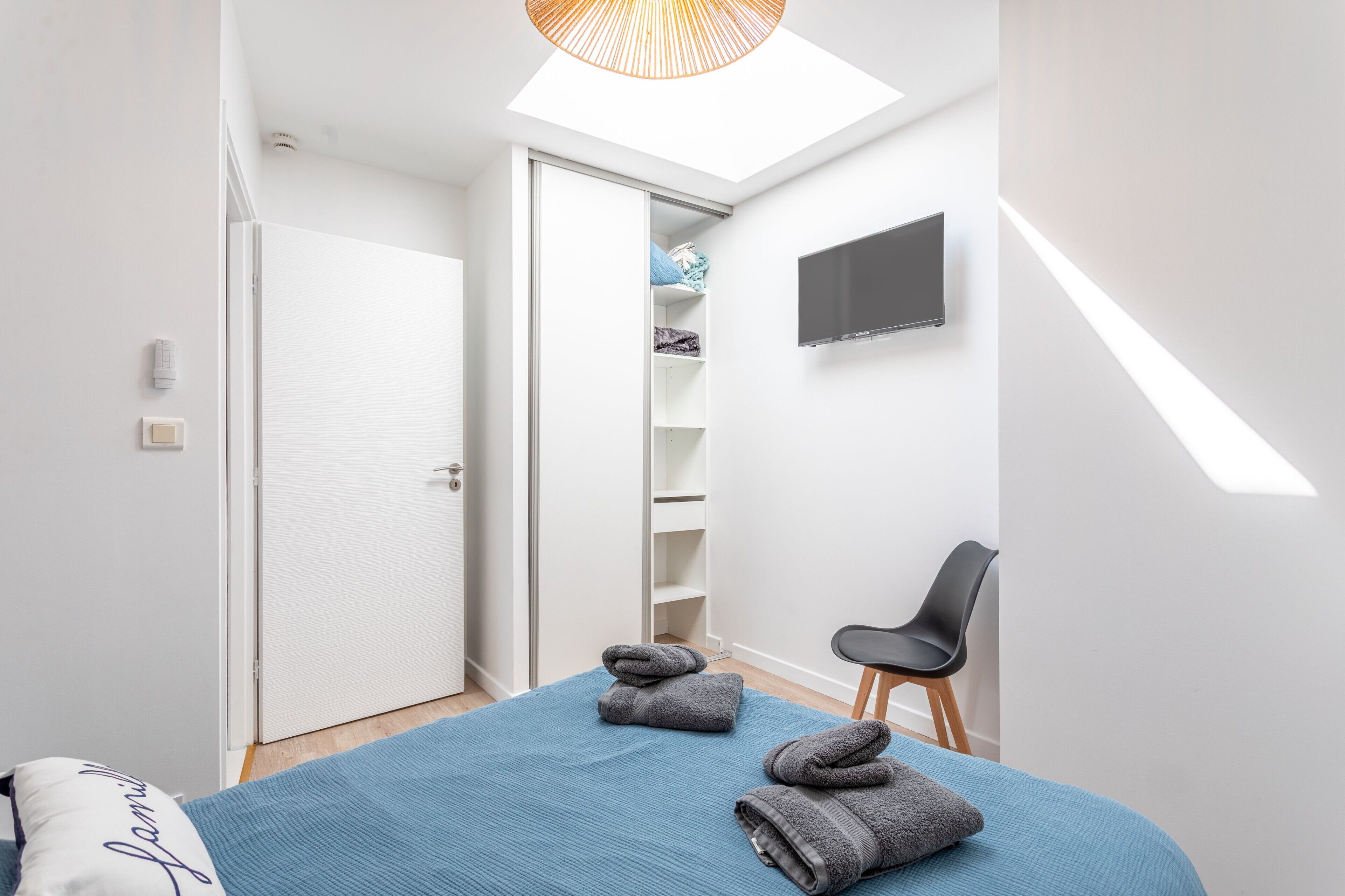 3 bedrooms, iron/ironing board, free WiFi, bed sheets