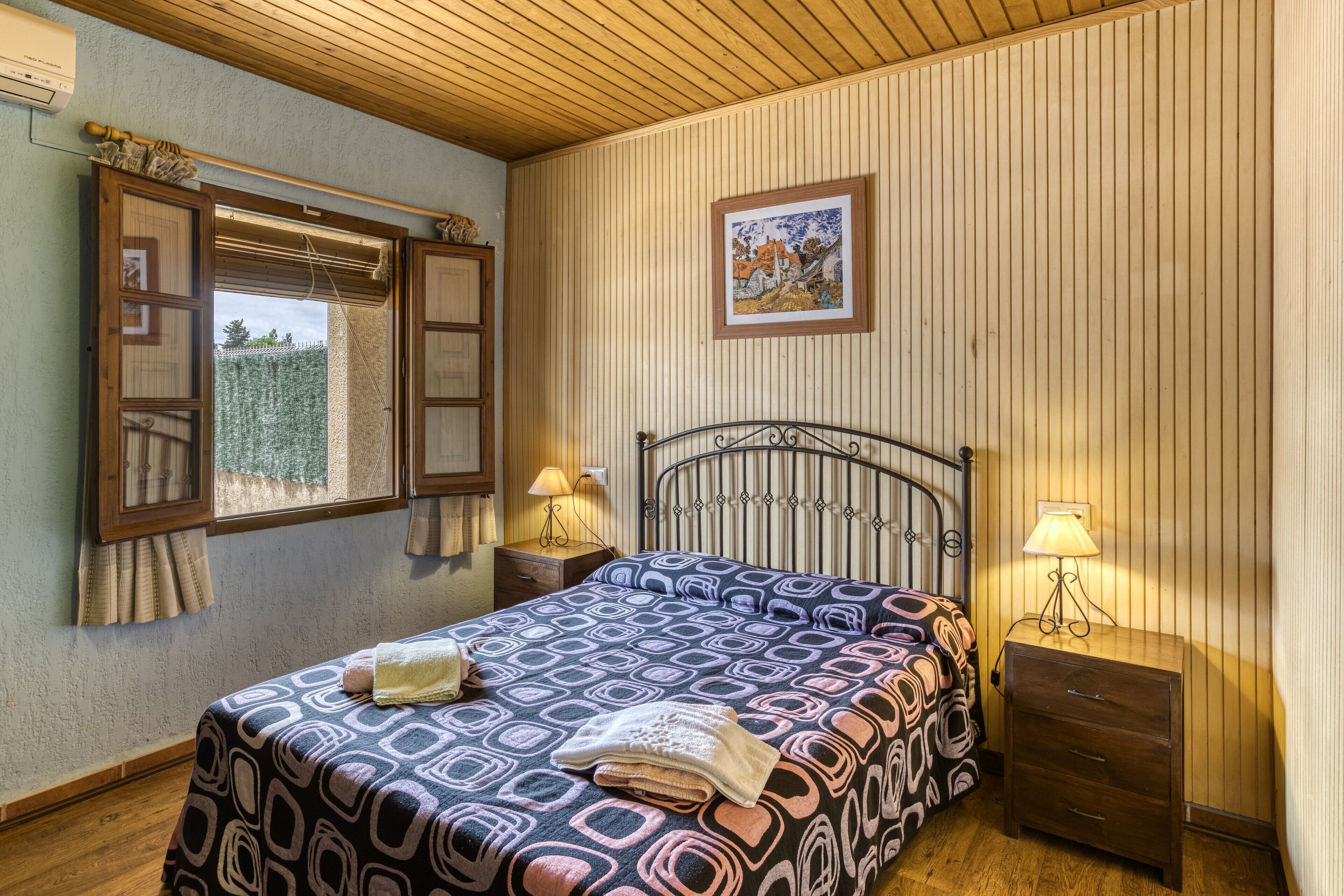 2 chambres, fer et planche à repasser, Wi-Fi gratuit, draps fournis