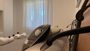 2 slaapkamers, een strijkplank/strijkijzer, gratis wifi, beddengoed