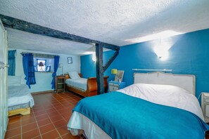 4 chambres, fer et planche à repasser, Wi-Fi gratuit, draps fournis