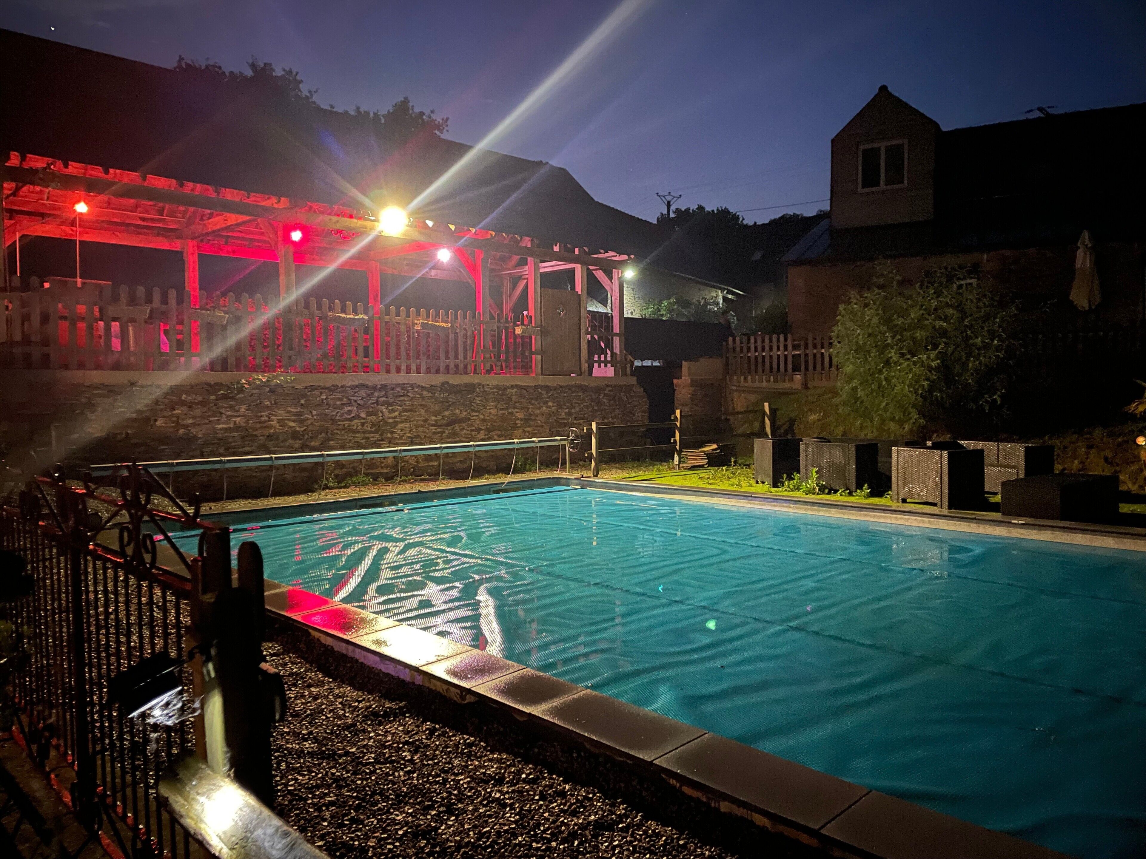 Een verwarmd zwembad