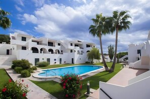 Pool - Apartment 'Albatros 47 Golf' by the Sea and Golf Course with Shared Pool and Wi-Fi (Son Parc)