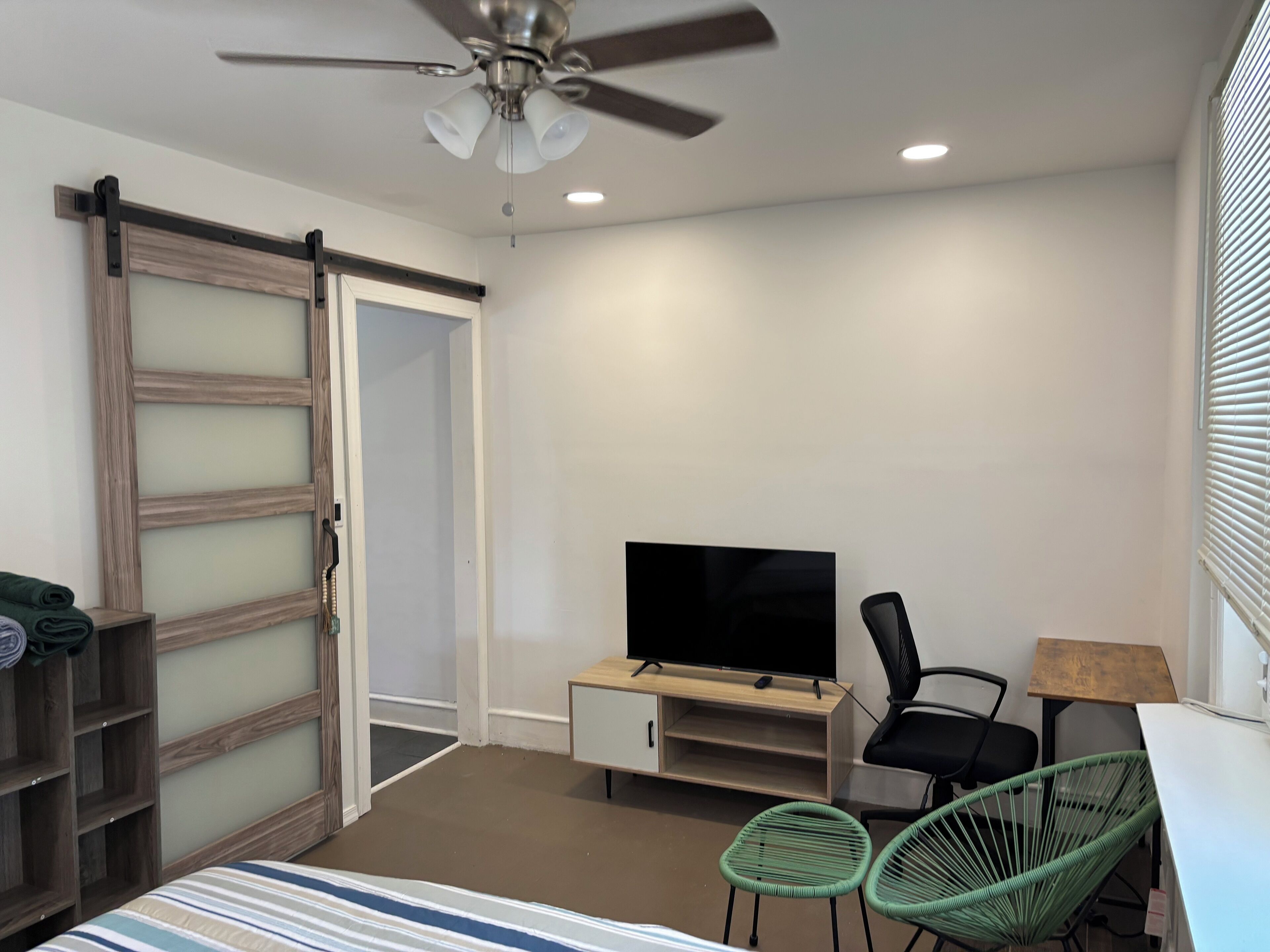 1 bedroom, WiFi, bed sheets