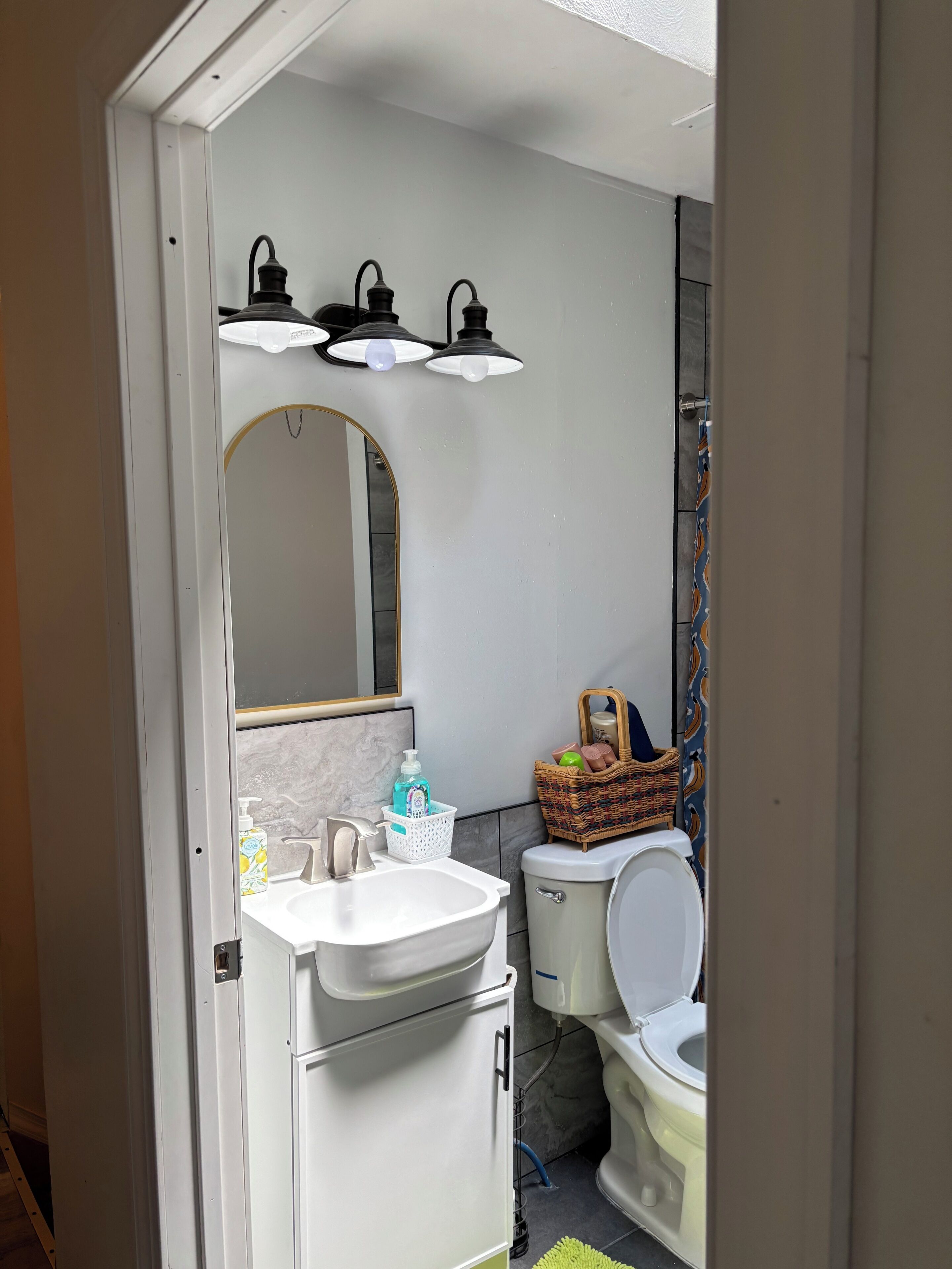 Een douche, een haardroger, zeep