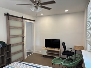 2 多间卧室、熨斗/熨衣板、WiFi、床单