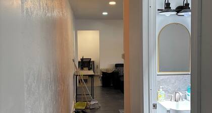 2-bedroom APT Einstein Hospital WiFi, AC, Pet friendly