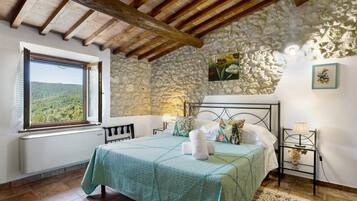 1 bedroom, iron/ironing board, bed sheets