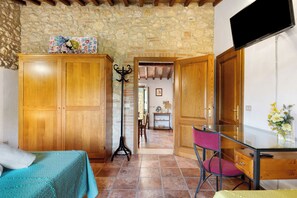 1 Schlafzimmer, Bügeleisen/Bügelbrett, Bettwäsche