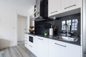 Fridge, microwave, oven, stovetop