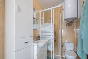 Shower, towels