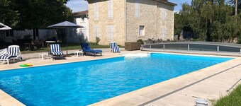 La Maison de Léandre – Heated Pool and Air Conditioning in the Heart of Médoc
