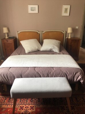 3 slaapkamers, een strijkplank/strijkijzer, beddengoed