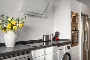 Fridge, microwave, oven, stovetop