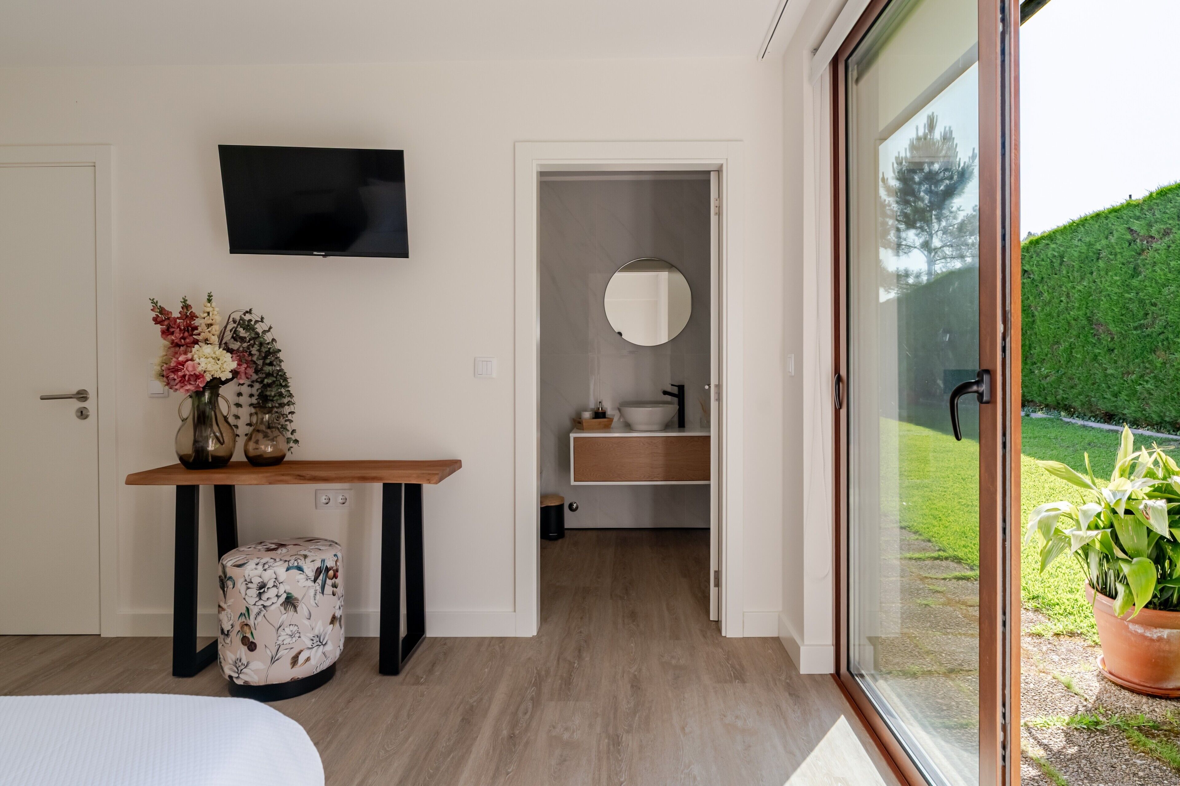 2 slaapkamers, een strijkplank/strijkijzer, gratis wifi, beddengoed