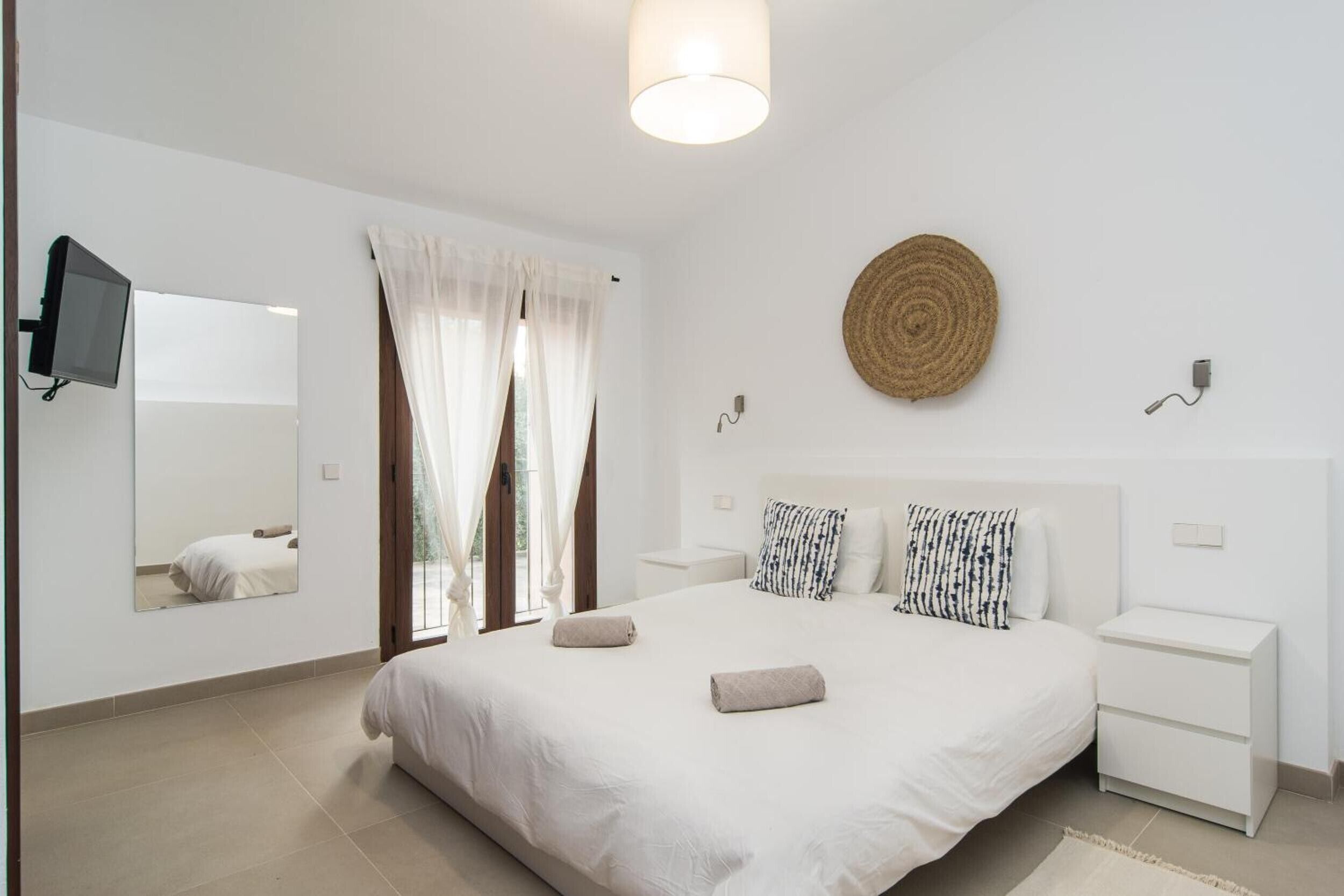 5 soverom, strykejern/-brett, wi-fi (inkludert) og sengetøy