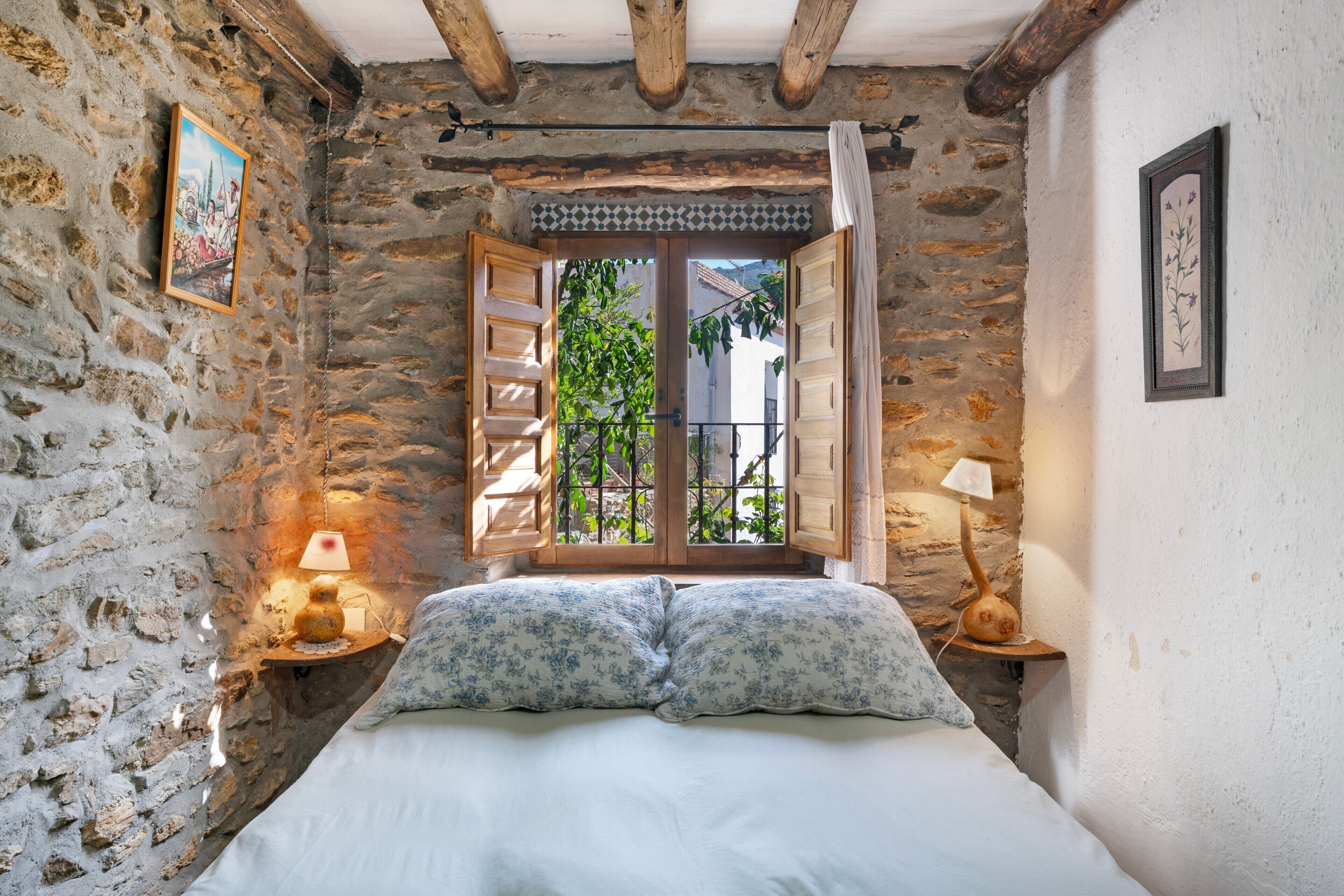 2 dormitorios, tabla de planchar con plancha, wifi gratis y ropa de cama