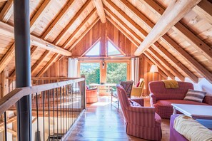 TV, fireplace, ping pong