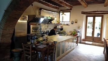 Kühlschrank, Ofen, Herdplatte, Geschirrspüler